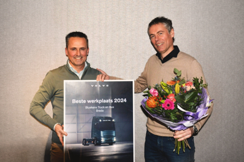 Jaco Overbeeke, Algemeen Directeur van Bluekens Truck en Bus en Rene van Zuilen, Director Retail & Service Market bij Volvo Trucks Nederland 